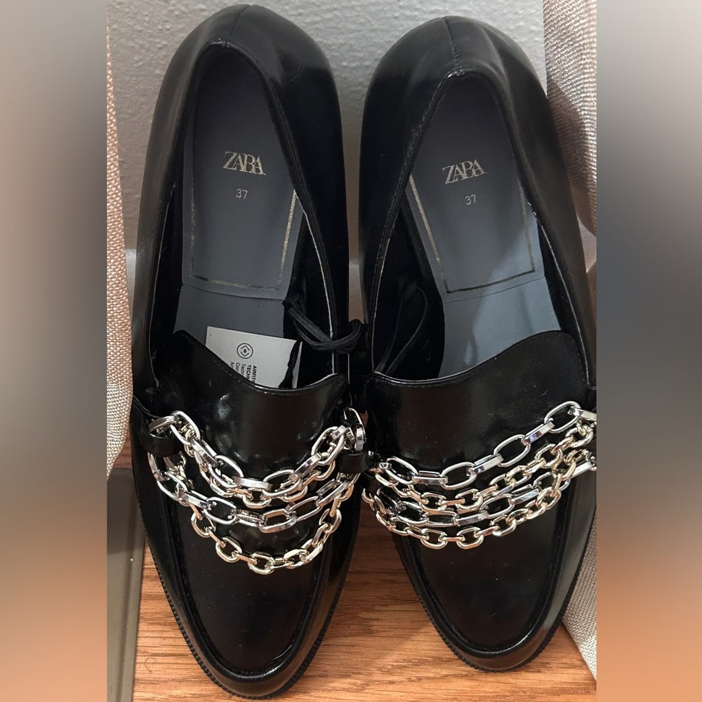 Zara Women's Glossy Black Loafers with Chain Accent